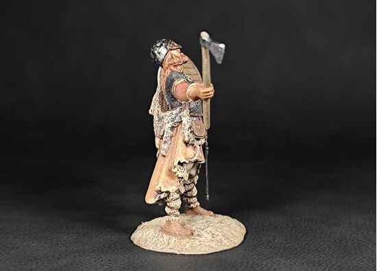 Викинг из воинов Волки Одина, IX-X века в росписи