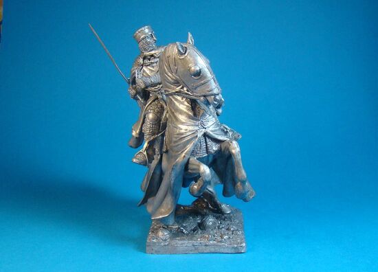 Конный Рыцарь тамплиер в бою на Святой земле, XIII век