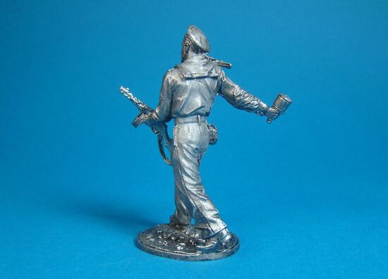 Краснофлотец с автоматом ППШ и гранатой РПГ- 40, 1943-1945 года