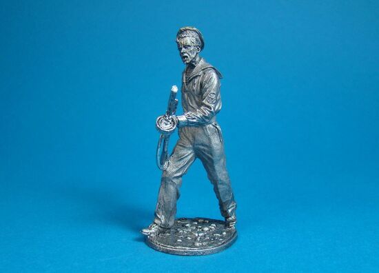 Краснофлотец с автоматом ППШ и гранатой РПГ- 40, 1943-1945 года