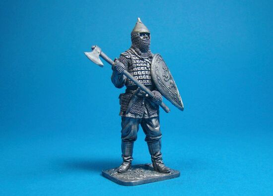 Русичь воин с топором, XIV век