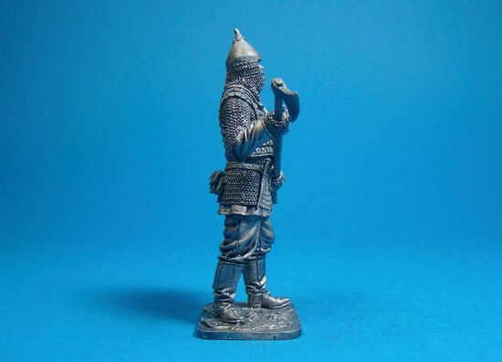 Русичь воин с топором, XIV век