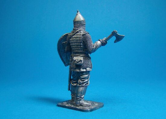 Русичь воин с топором, XIV век