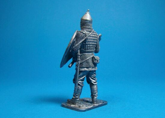 Русичь воин с топором, XIV век