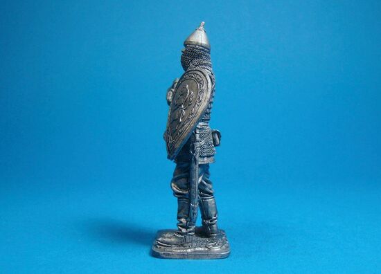 Русичь воин с топором, XIV век