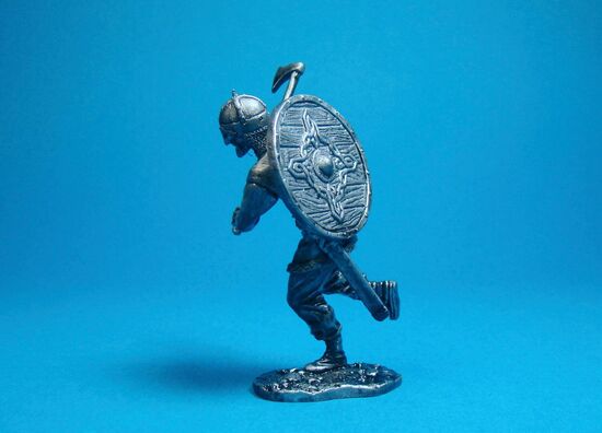 Викинг с бродексом, IX-X века