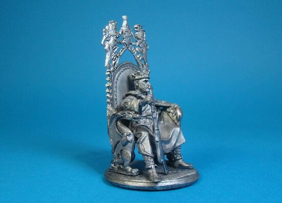 Король Артур на троне