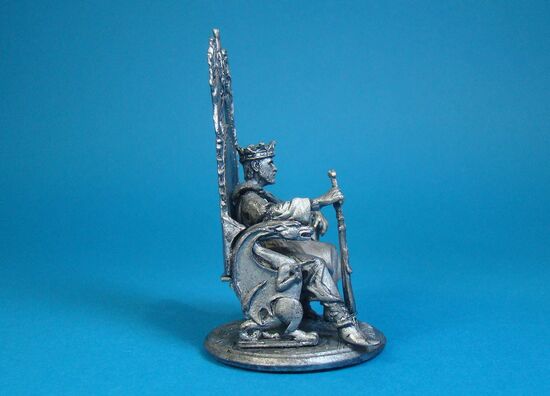 Король Артур на троне