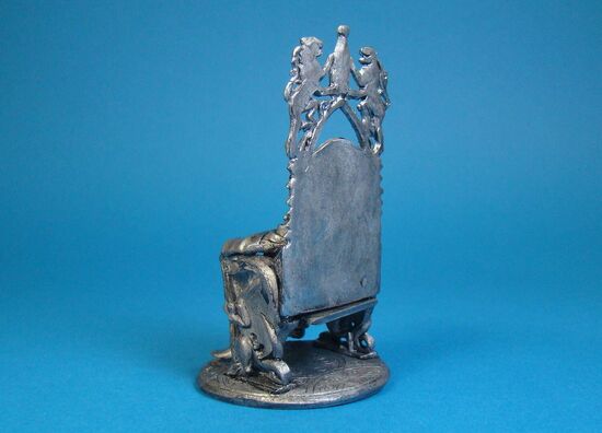 Король Артур на троне