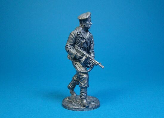 Краснофлотец с пистолетом-пулемётом Томпсон, СССР 1941-1943 года