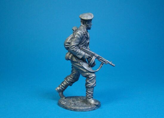 Краснофлотец с пистолетом-пулемётом Томпсон, СССР 1941-1943 года