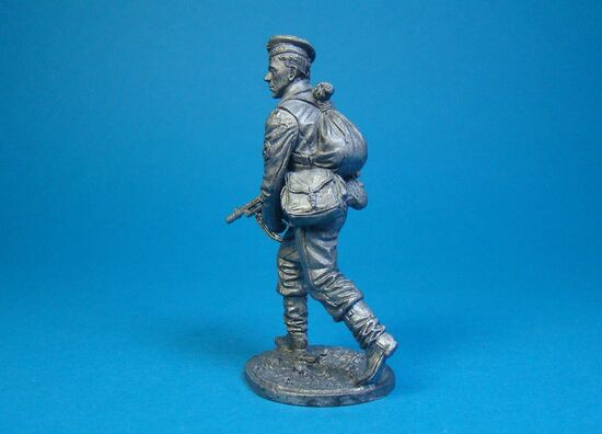 Краснофлотец с пистолетом-пулемётом Томпсон, СССР 1941-1943 года