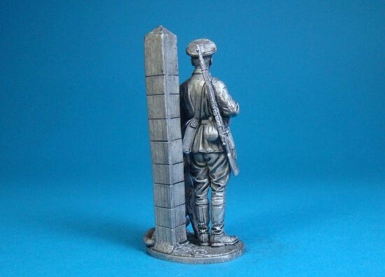 Младший сержант Пограничных войск с собакой, 1941 год