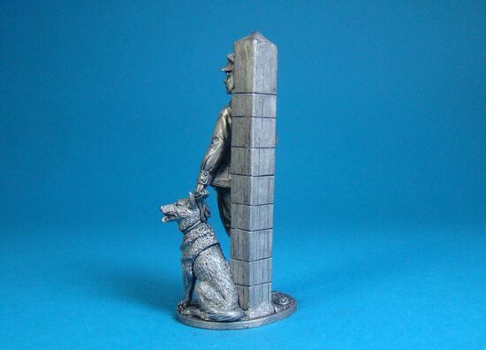 Младший сержант Пограничных войск с собакой, 1941 год