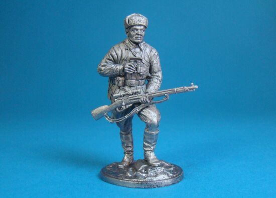 Снайпер 1047-го стрелкового полка Василий Зайцев, осень 1942 года.