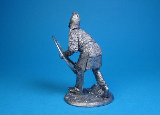 Викинг в шлеме с полумаской