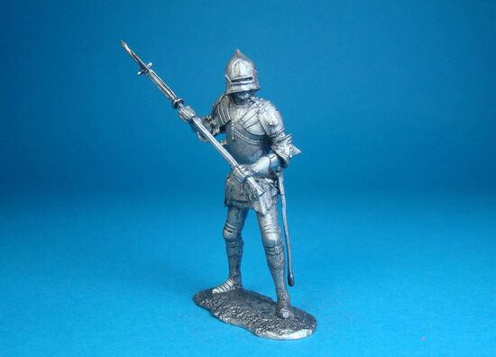 Английский воин в латных доспехах оловянная миниатюра