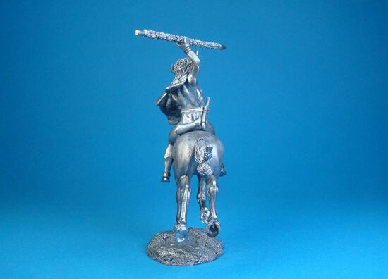 Индеец племени Сиу на тропе войны