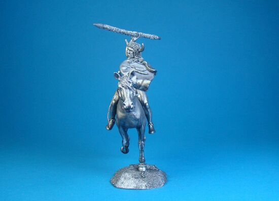 Индеец племени Сиу на тропе войны