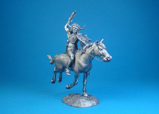 Индеец племени Сиу на тропе войны