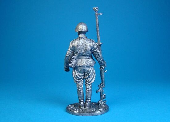 Наводчик противотанкового ружья мл. сержант пехоты Красной Армии, 1943-1945 годаНаводчик противотанкового ружья мл. сержант пехоты Красной Армии, 1943-1945 года