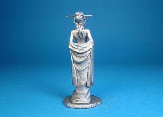 Раздевающаяся гейша оловянная миниатюра