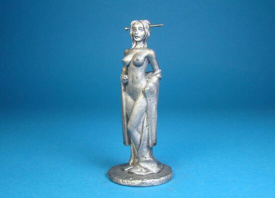 Раздевающаяся гейша оловянная миниатюра