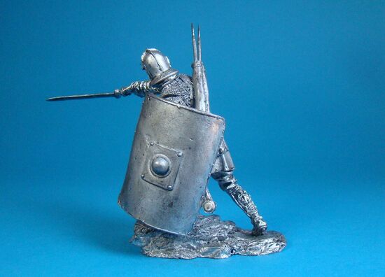 Римский легионер, идущий в бой, II - III век н.э.Римский легионер, идущий в бой, II - III век н.э.