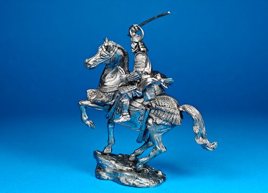 Конный самурай с катаной 1582 год