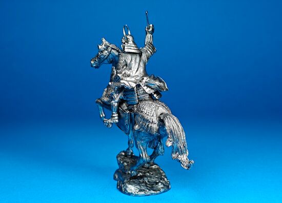 Конный самурай с катаной 1582 год