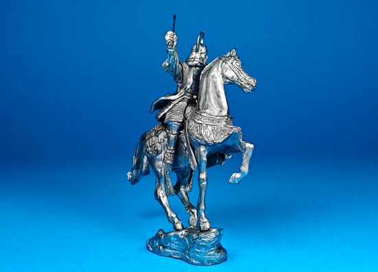 Конный самурай с катаной 1582 год