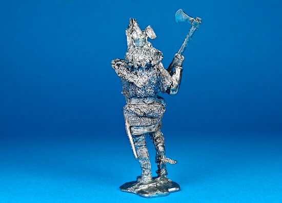 Викинг с топором, IX-X век