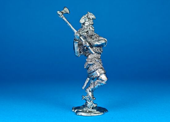 Викинг с топором, IX-X век