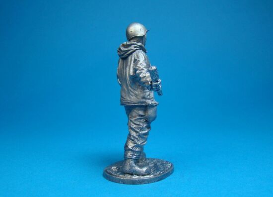 Автоматчик пехоты Красной армии в зимнем камуфляже, СССР 1941-1945 года