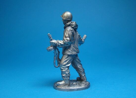 Автоматчик пехоты Красной армии в зимнем камуфляже, СССР 1941-1945 года