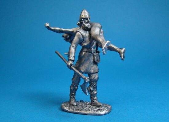 Викинг с добычей