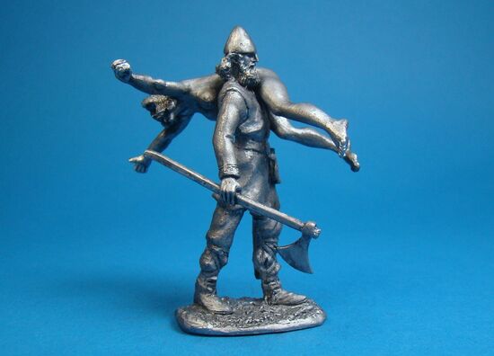 Викинг с добычей