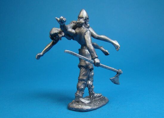 Викинг с добычей