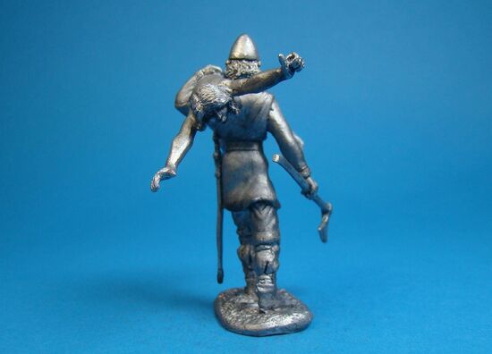 Викинг с добычей