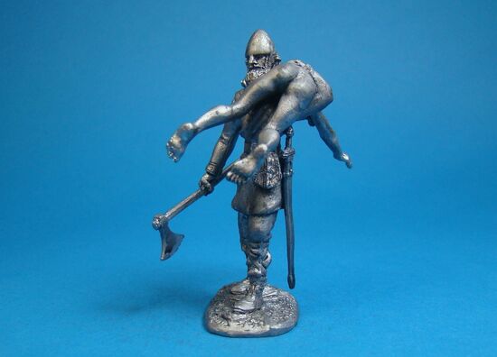 Викинг с добычей