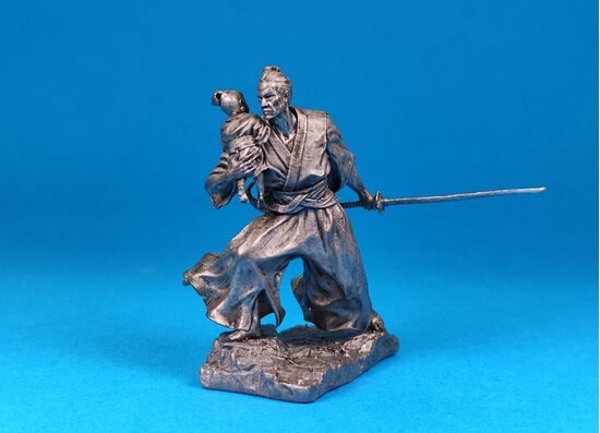 Самурай защищает своего сына