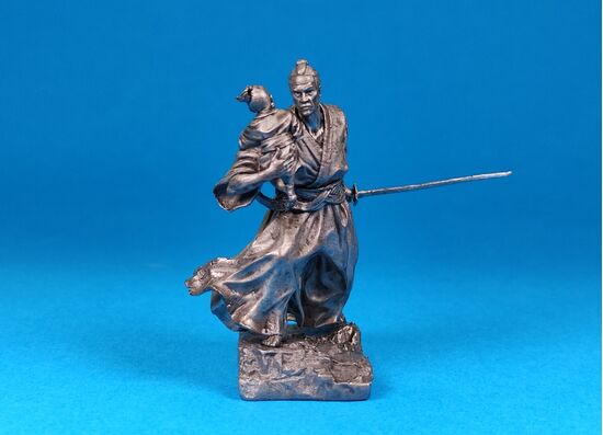 Самурай защищает своего сына