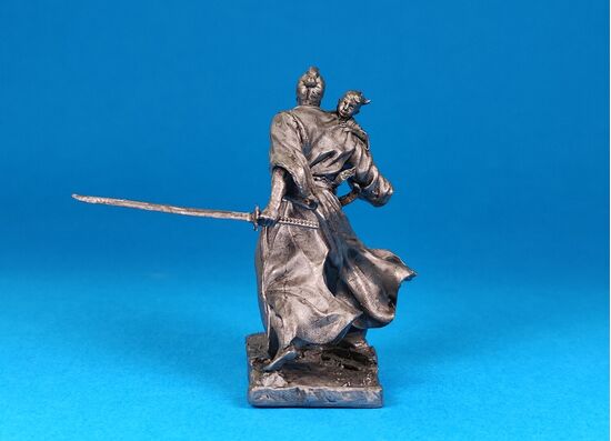 Самурай защищает своего сына