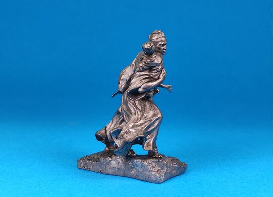 Самурай защищает своего сына