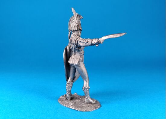 Амазонка-гладиатор с фалькатой