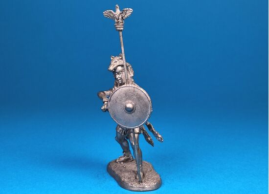 Аквилифер в битве при Каннах под командованием консула Гая Теренция Варрона, 216 год до н.э.